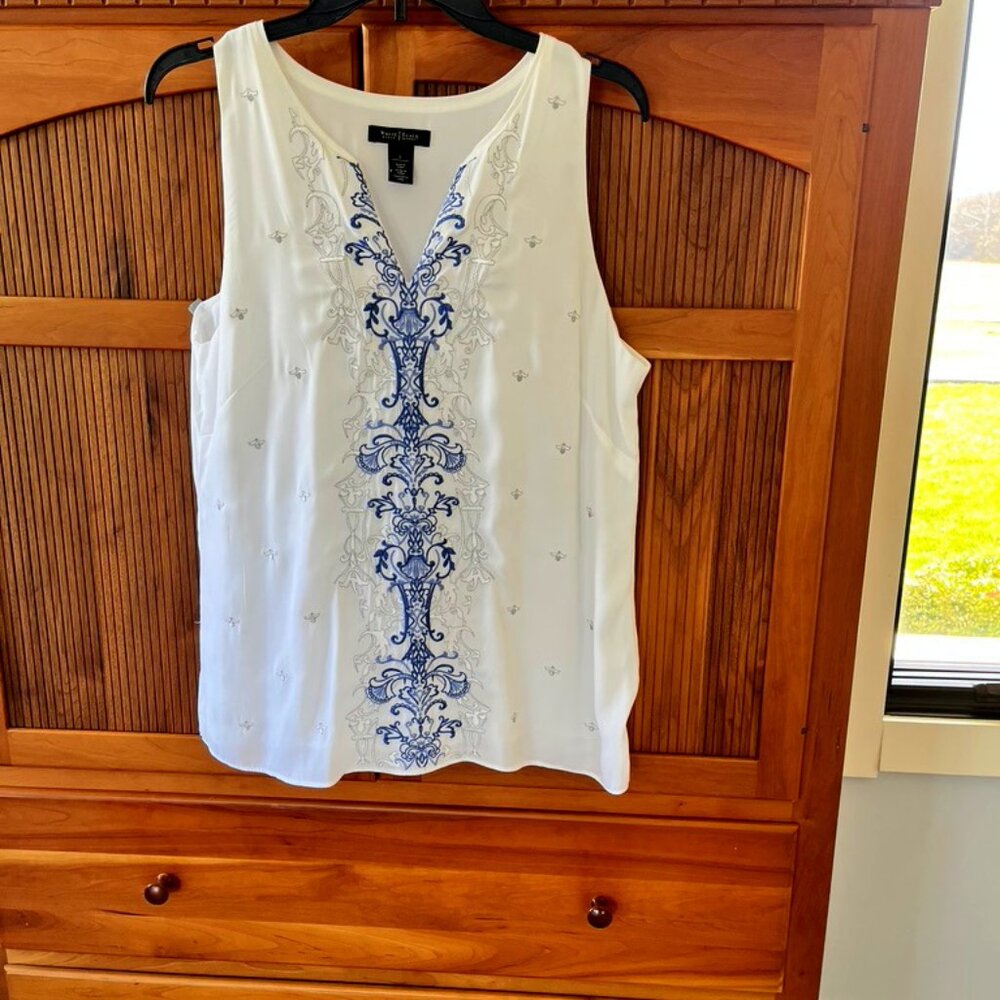 White House Black Market Embroidered White and Blue SleevelessTunic
